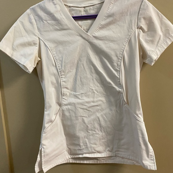 Scrub top - Picture 1 of 2